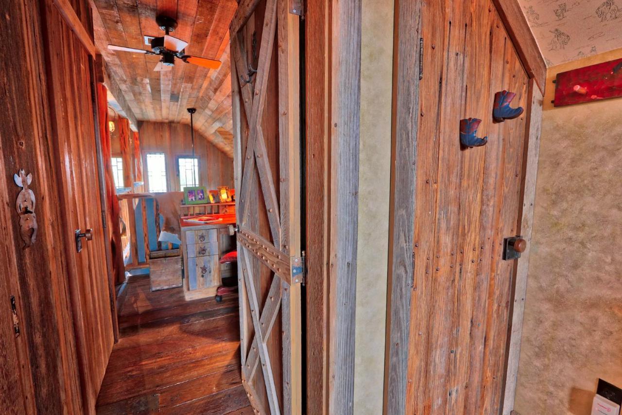 Вилла Log Cabin At Old Glory Ranch Уимберли Экстерьер фото